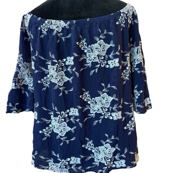 Elegant Navy Floral Off-Shoulder Blouse - Picture 2 of 4
